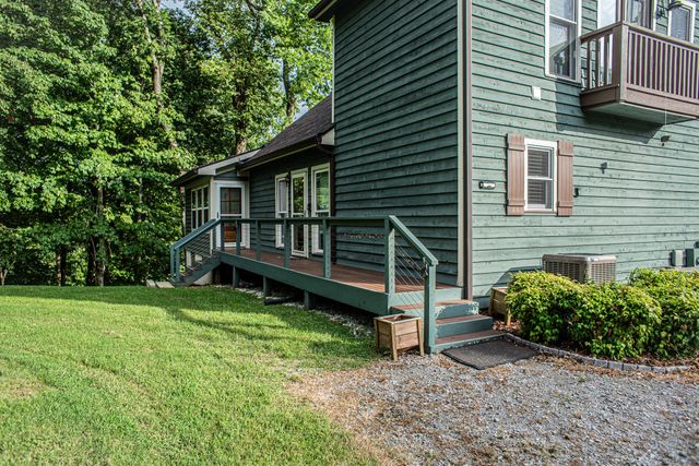 105 Bay Dr, Lancaster, TN 38569