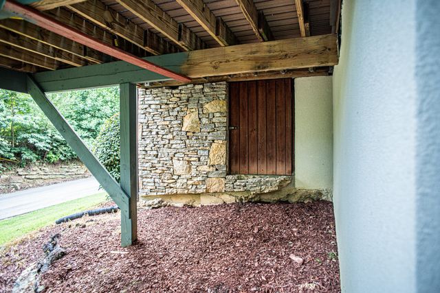 105 Bay Dr, Lancaster, TN 38569