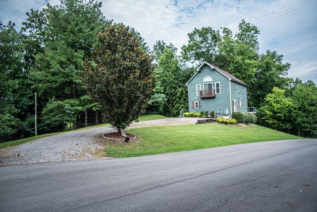 105 Bay Dr, Lancaster, TN 38569
