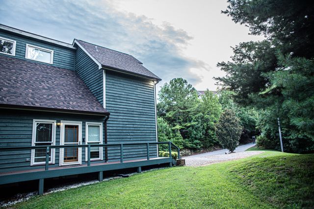 105 Bay Dr, Lancaster, TN 38569