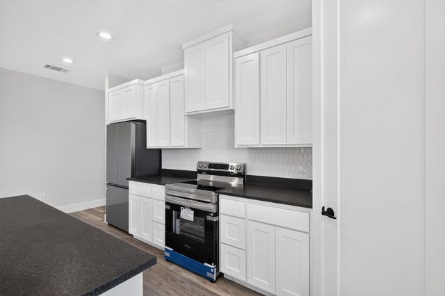126 W Maple DR, Granite Shoals, TX 78654