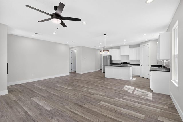 126 W Maple DR, Granite Shoals, TX 78654