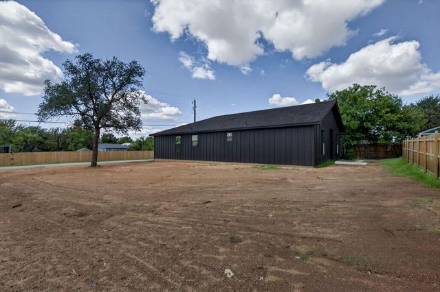 126 W Maple DR, Granite Shoals, TX 78654