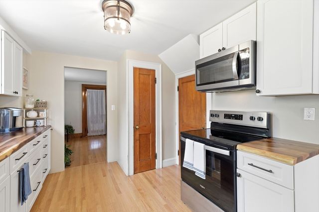 19 Riley Ave, Weymouth, MA 02189