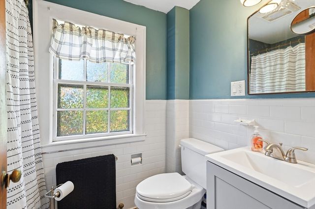 19 Riley Ave, Weymouth, MA 02189