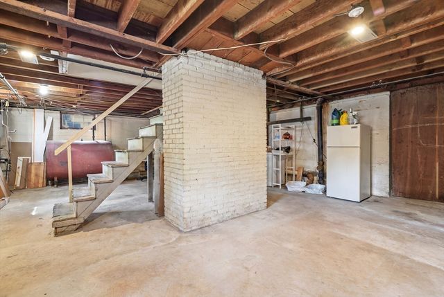 19 Riley Ave, Weymouth, MA 02189
