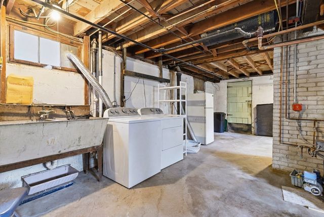 19 Riley Ave, Weymouth, MA 02189