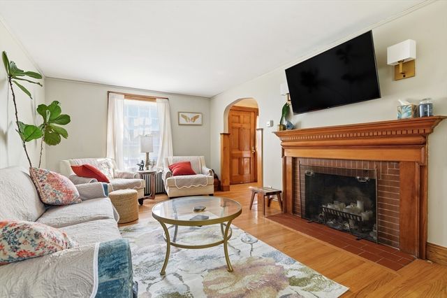 19 Riley Ave, Weymouth, MA 02189
