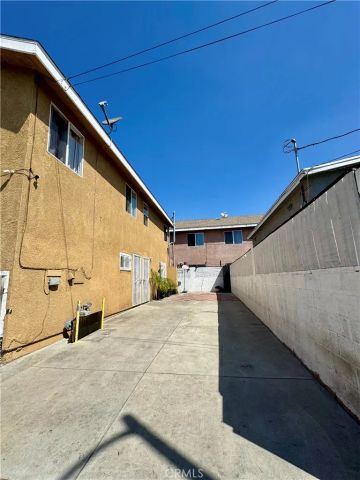 355 W 84th, Los Angeles, CA 90003
