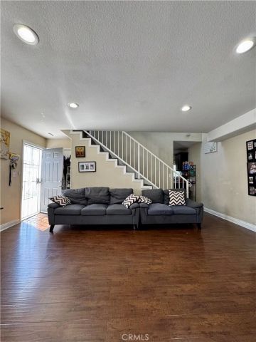 355 W 84th, Los Angeles, CA 90003