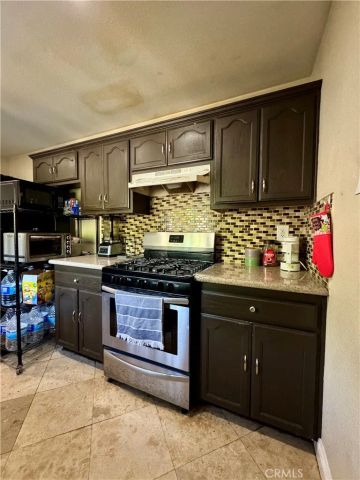 355 W 84th, Los Angeles, CA 90003