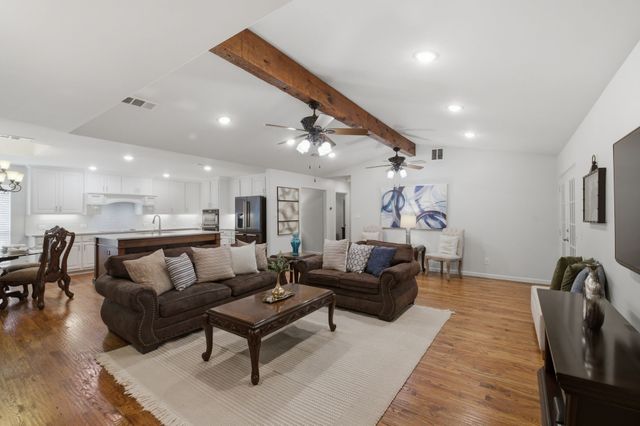 1911 Wisteria Way, Mckinney, TX 75071