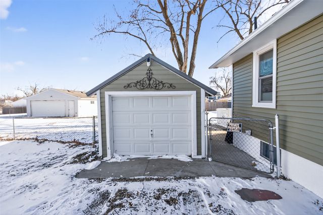 400 E 10th Street S, Newton, IA 50208