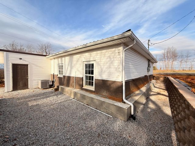 225 Shake Rag Road, Waynesburg, KY 40489