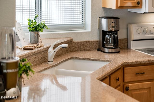 15621 W SKY HAWK Drive, Sun City West, AZ 85375