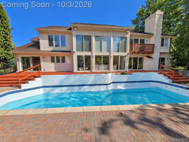4833 Panorama Circle, West Bloomfield, MI 48323