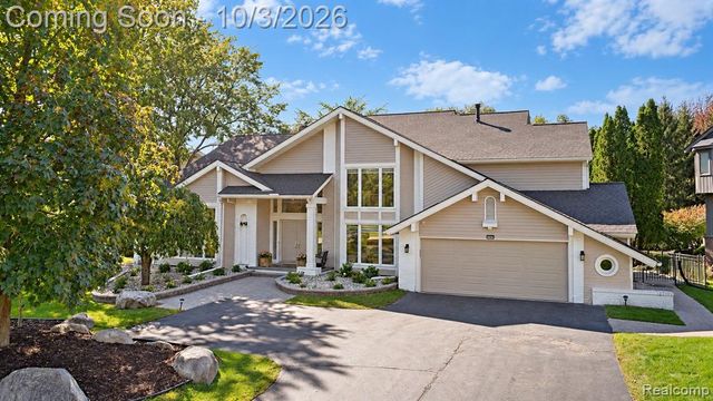 4833 Panorama Circle, West Bloomfield, MI 48323