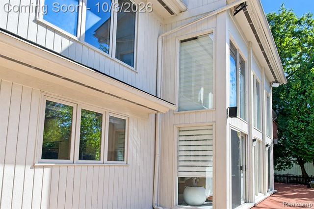 4833 Panorama Circle, West Bloomfield, MI 48323