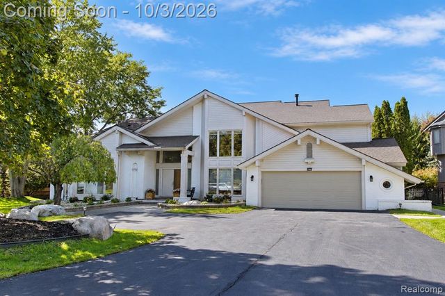 4833 Panorama Circle, West Bloomfield, MI 48323