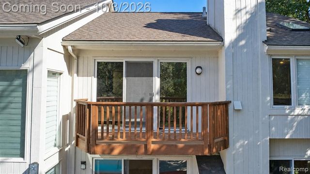 4833 Panorama Circle, West Bloomfield, MI 48323