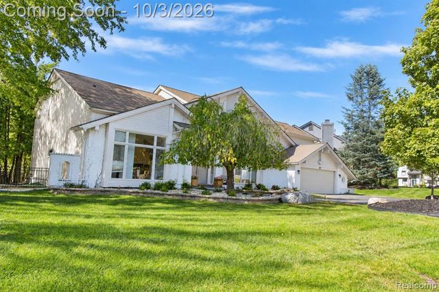 4833 Panorama Circle, West Bloomfield, MI 48323