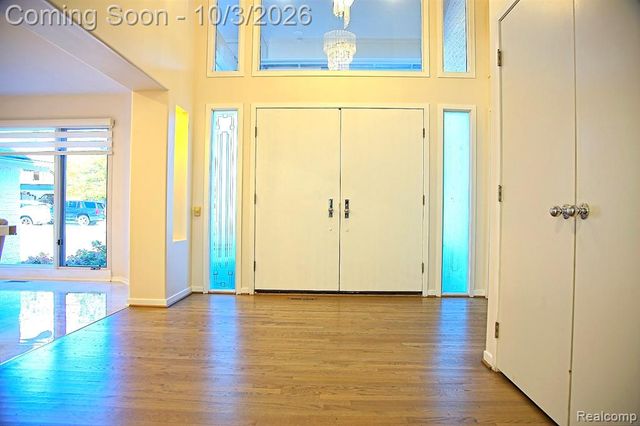 4833 Panorama Circle, West Bloomfield, MI 48323