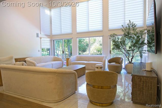 4833 Panorama Circle, West Bloomfield, MI 48323