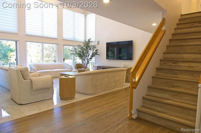 4833 Panorama Circle, West Bloomfield, MI 48323