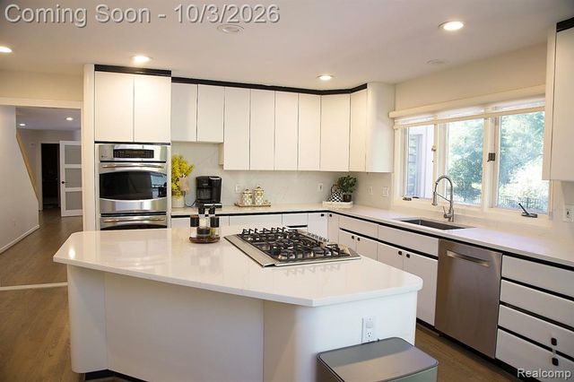 4833 Panorama Circle, West Bloomfield, MI 48323