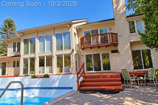 4833 Panorama Circle, West Bloomfield, MI 48323