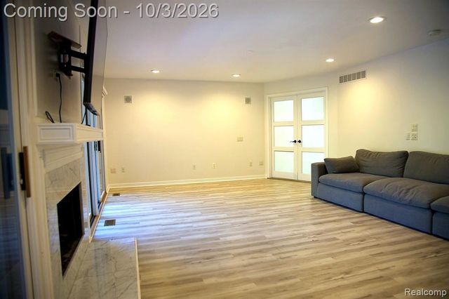 4833 Panorama Circle, West Bloomfield, MI 48323