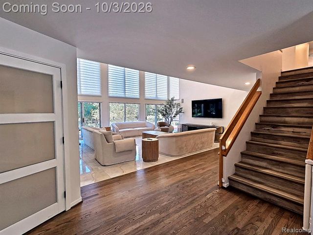 4833 Panorama Circle, West Bloomfield, MI 48323