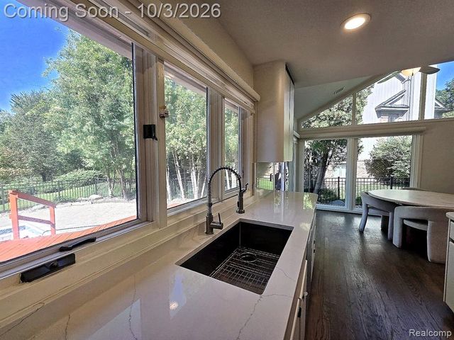 4833 Panorama Circle, West Bloomfield, MI 48323