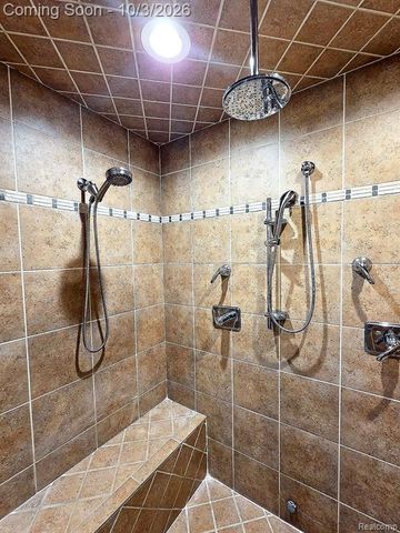 4833 Panorama Circle, West Bloomfield, MI 48323