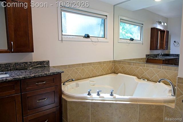 4833 Panorama Circle, West Bloomfield, MI 48323