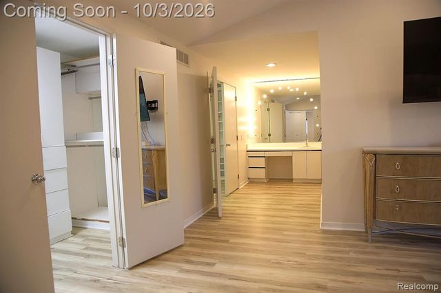 4833 Panorama Circle, West Bloomfield, MI 48323