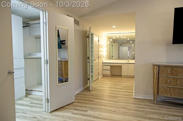 4833 Panorama Circle, West Bloomfield, MI 48323