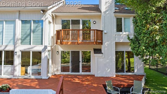 4833 Panorama Circle, West Bloomfield, MI 48323