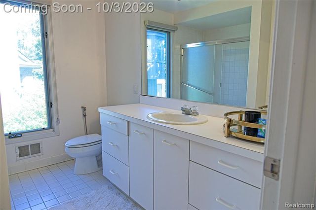 4833 Panorama Circle, West Bloomfield, MI 48323
