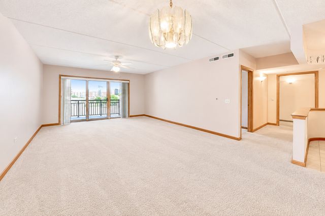 750 Pearson Street 407, Des Plaines, IL 60016