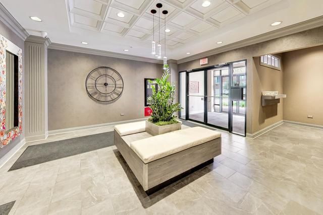 750 Pearson Street 407, Des Plaines, IL 60016