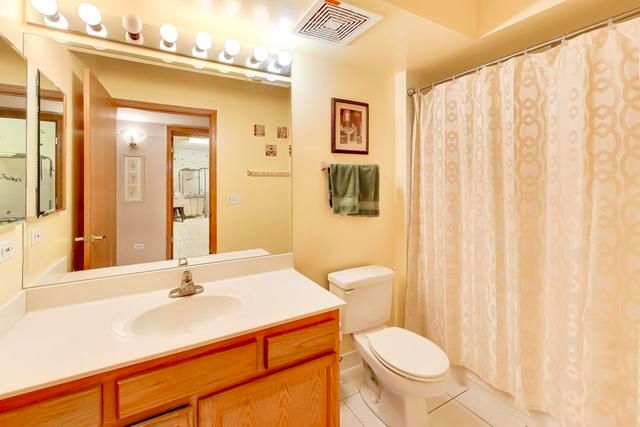 750 Pearson Street 407, Des Plaines, IL 60016