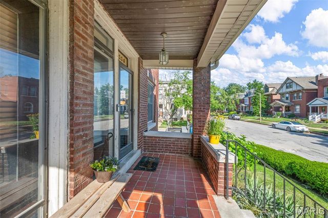 3226 Geyer Avenue, St Louis, MO 63104