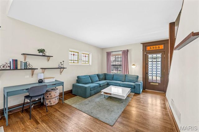 3226 Geyer Avenue, St Louis, MO 63104