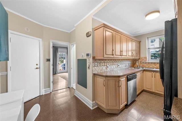 3226 Geyer Avenue, St Louis, MO 63104