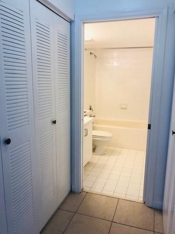2011 Renaissance Boulevard 103, Miramar, FL 33025