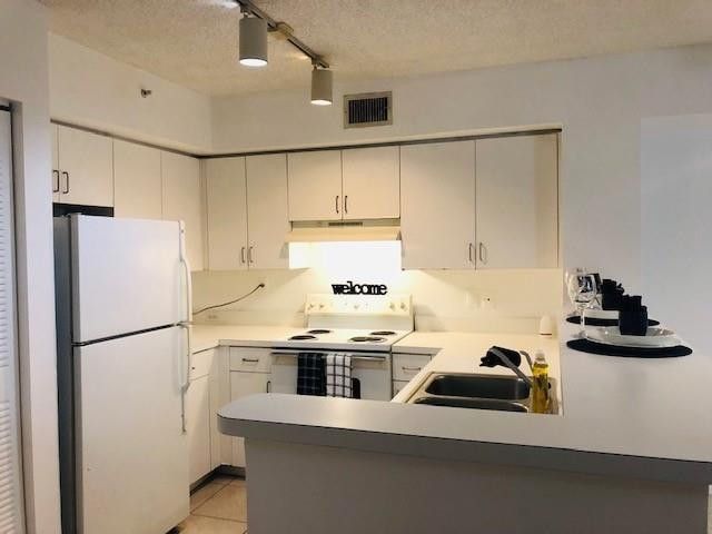 2011 Renaissance Boulevard 103, Miramar, FL 33025