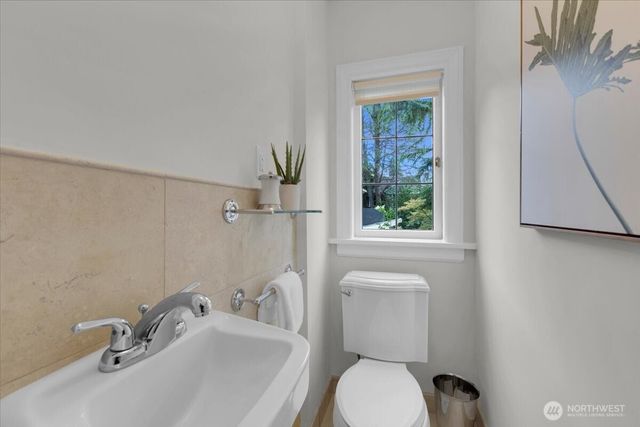 1955 21st Avenue E, Seattle, WA 98112