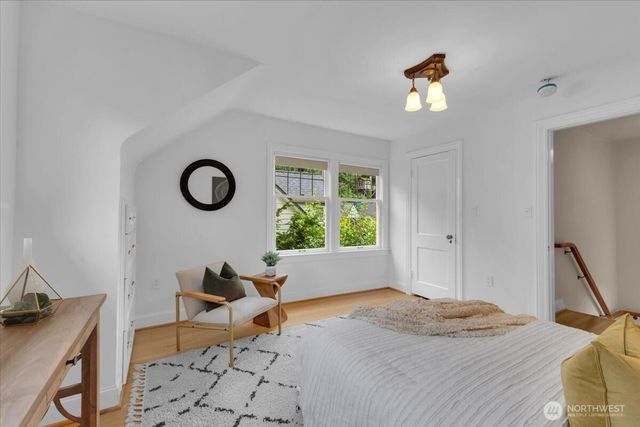 1955 21st Avenue E, Seattle, WA 98112