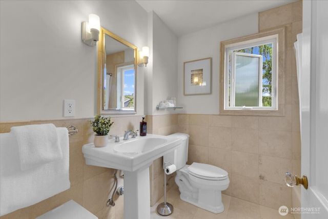 1955 21st Avenue E, Seattle, WA 98112
